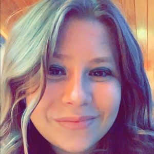 Meet your Posher, Adrianna